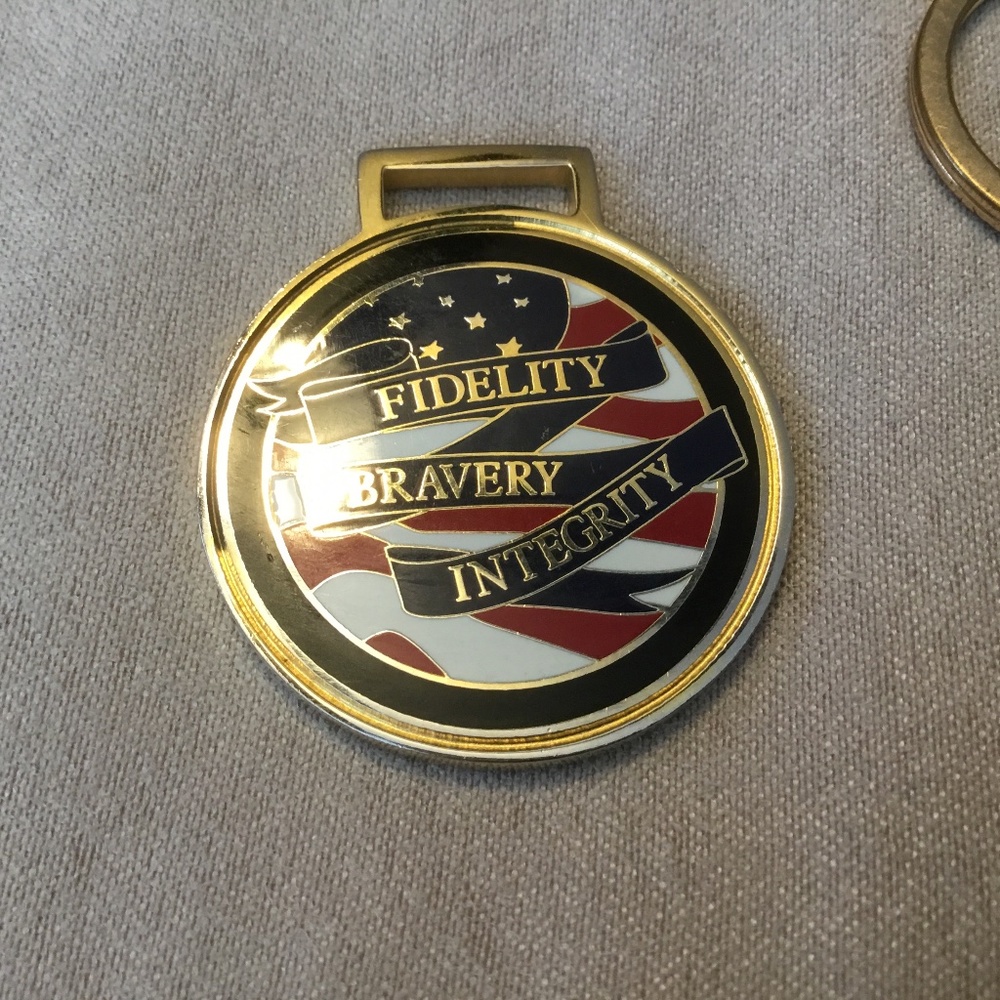 FBI Key Chain/Luggage Tag - Picture 3 of 10